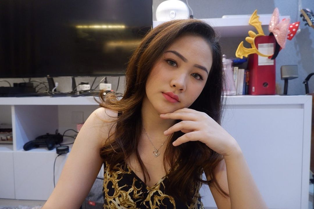 Nadya Safura ohbabby