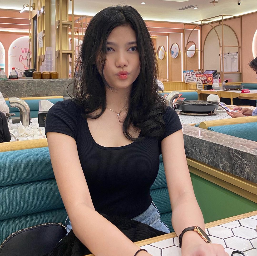 Rachel Manurung agama