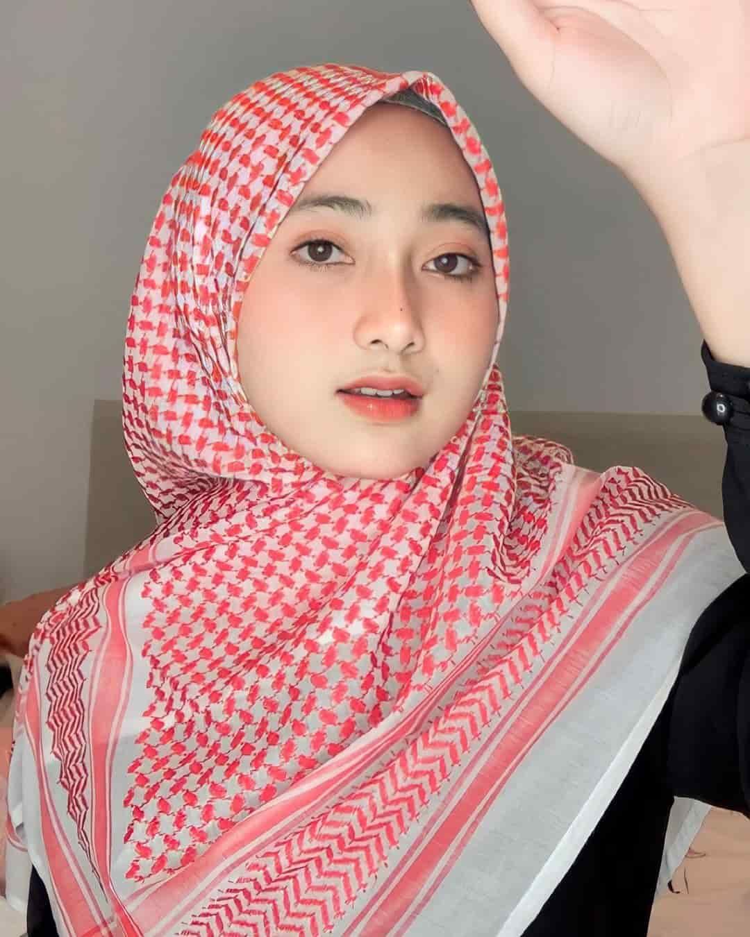 Auzura Qrzura wikipedia