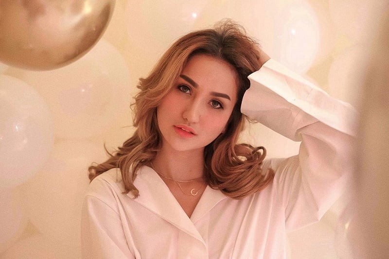 tengku dewi putri siapa