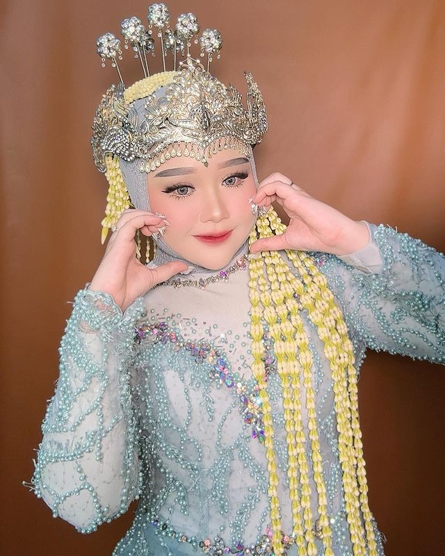 Sara Rahayu siapa