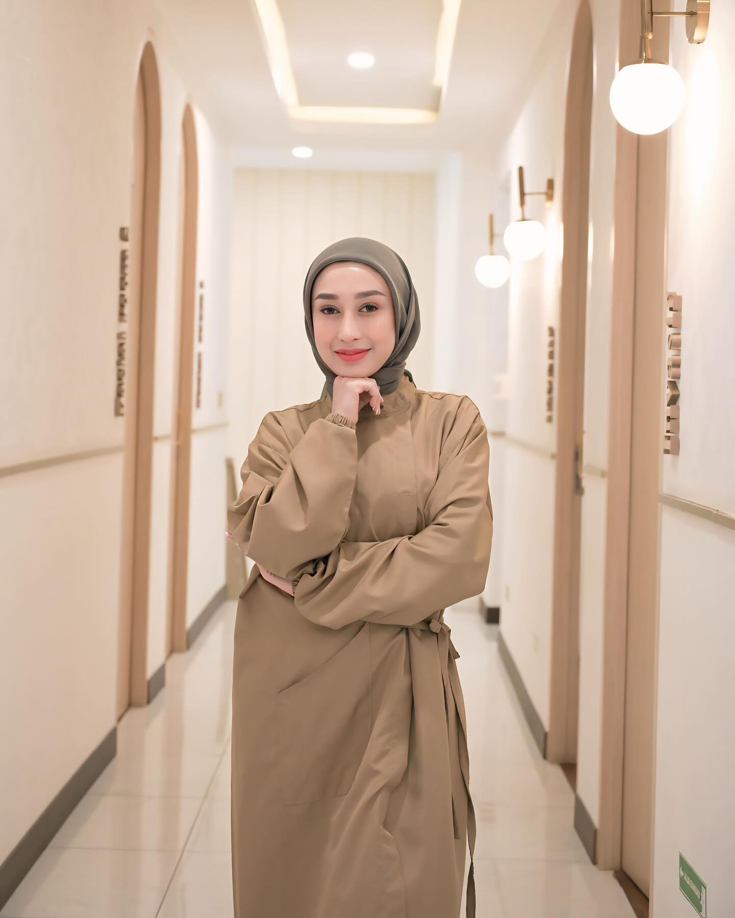 Reza Gladys wikipedia