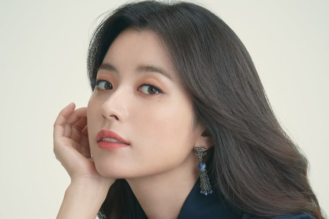 Han Hyo joo c