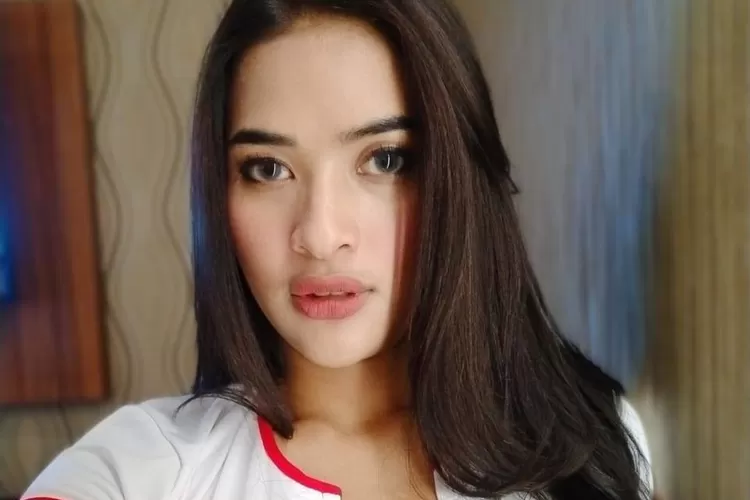 Uci Farantika b