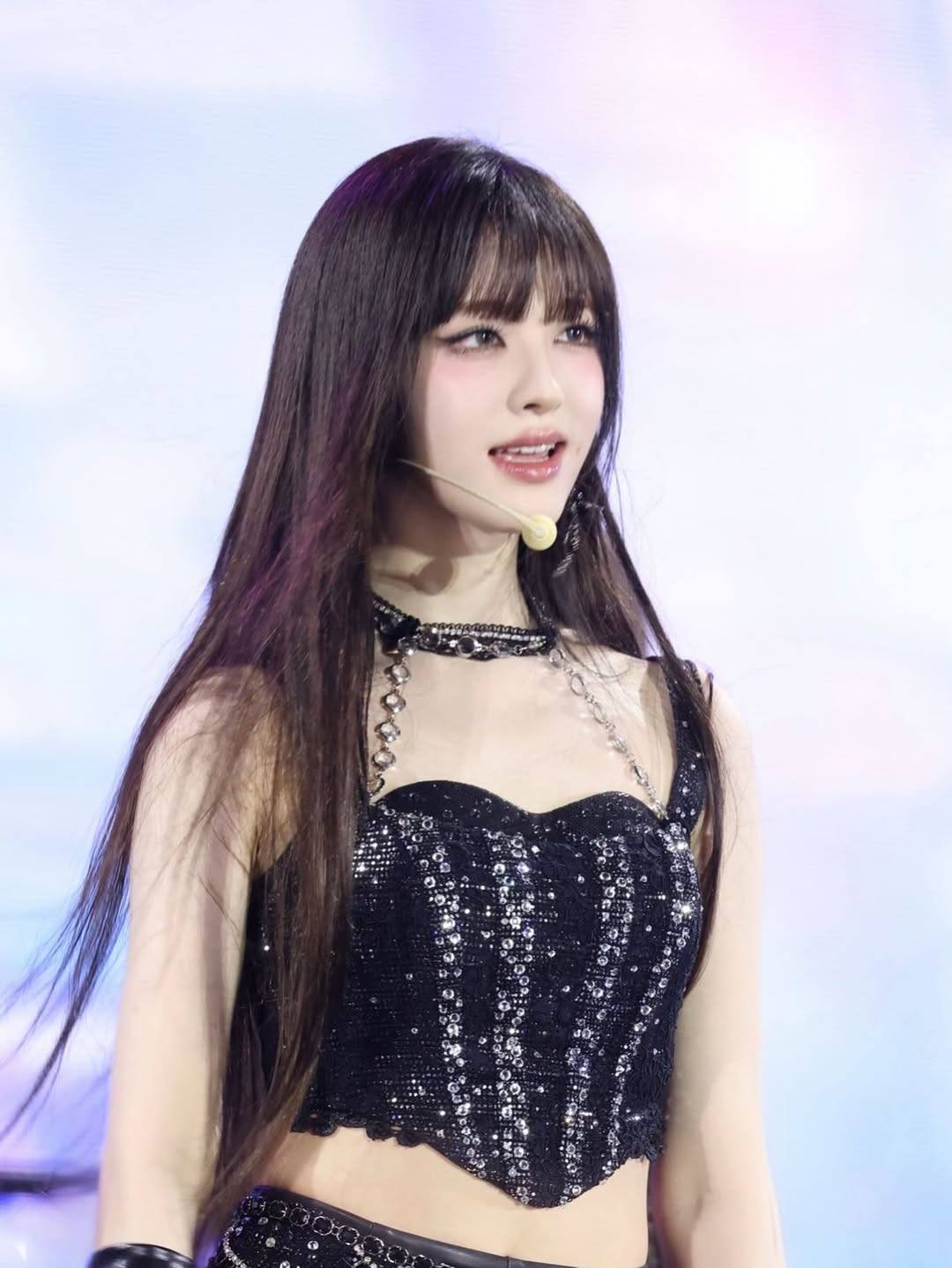 Kim Ji Won z Kim Ji Won z
